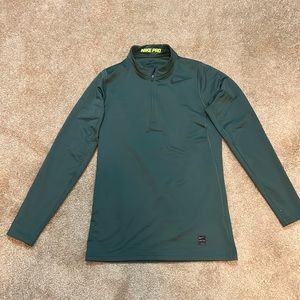 Men’s Nike pro dry, fit, long sleeve top size medium green